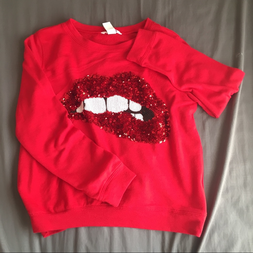 H&M red lips sequin long sleeve top